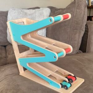 LOVEVERY wooden Ramp Racer Toy with Blue and Red Accents